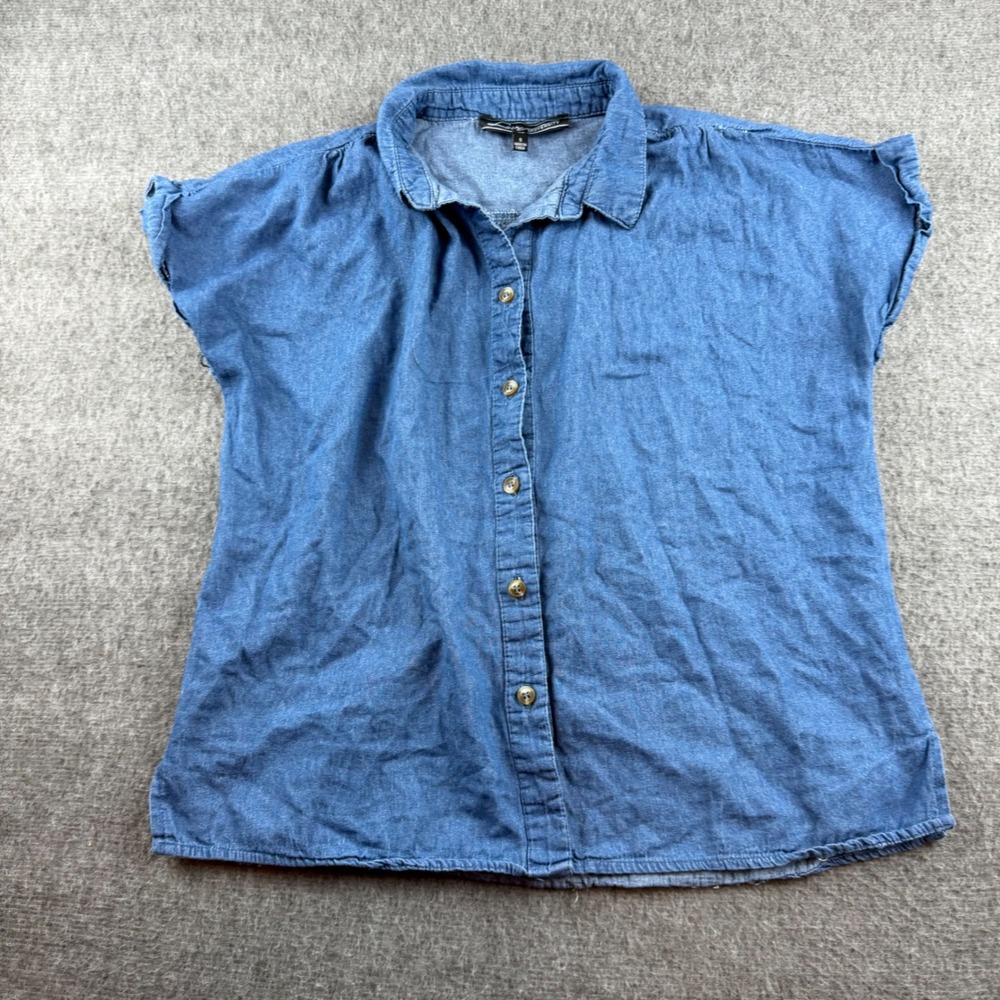 Love University Chambray Shirt Women Size S Blue‎ Denim Short Sleeve Button Down